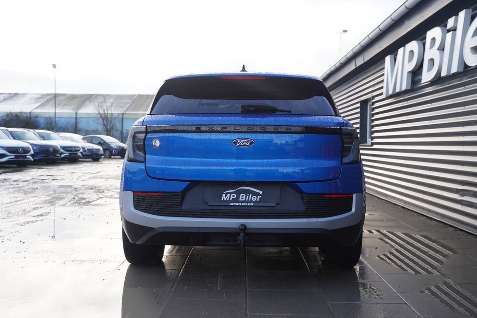 Ford Explorer 84 Select Extended Range AWD 5d