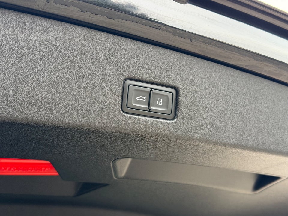 Audi Q4 e-tron 40 S-line 5d