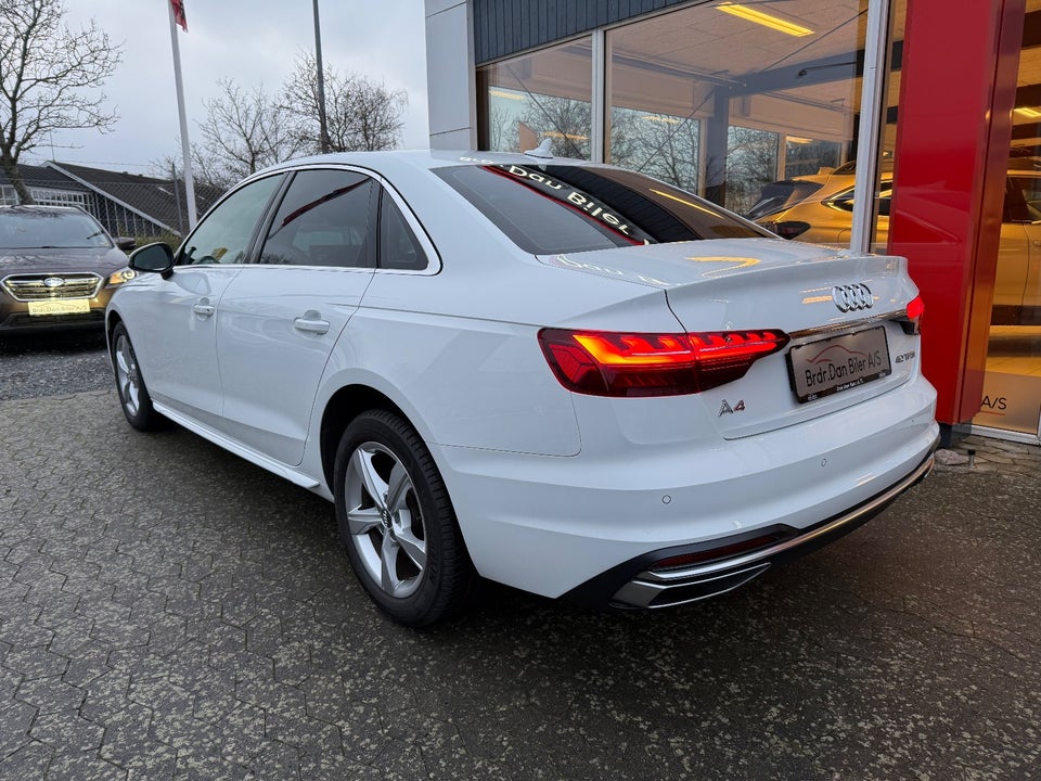 Audi A4 40 TFSi Advanced Prestige Tour plus S-tr. 4d