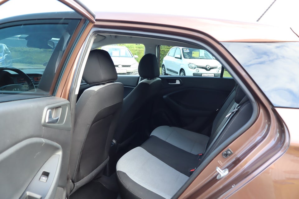 Hyundai i20 1,25 Premium 5d