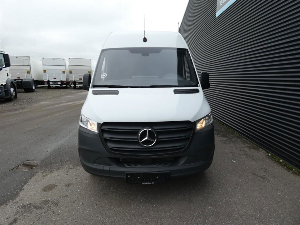 Mercedes Sprinter 319 2,0 CDi A2 Kassevogn aut. RWD