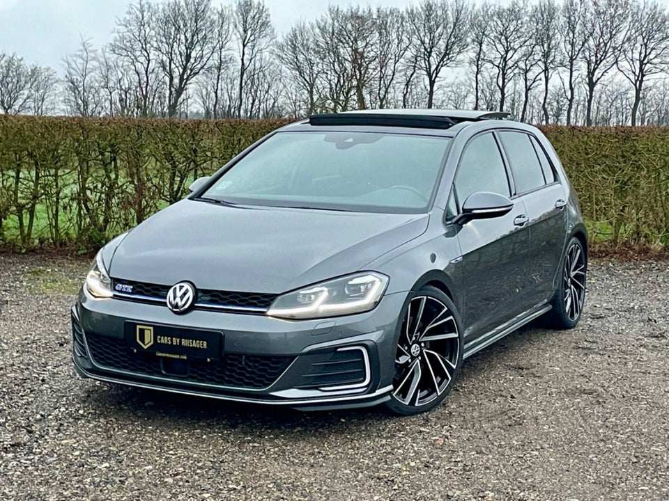 VW Golf VII 1,4 GTE DSG 5d