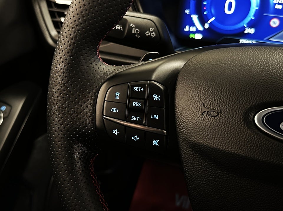 Ford Focus 1,0 EcoBoost mHEV ST-Line X DCT 5d