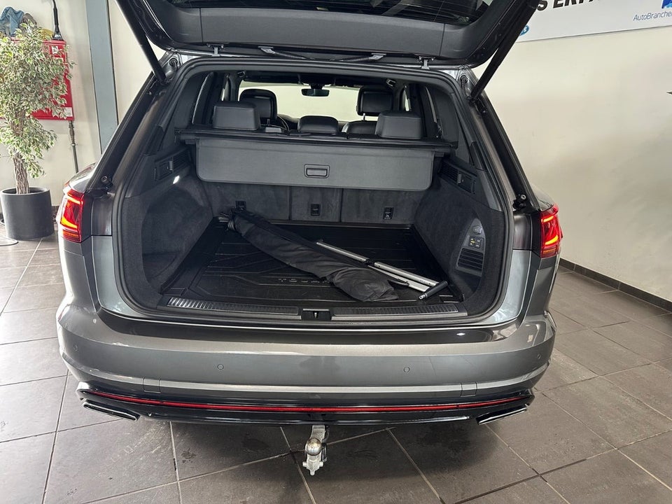 VW Touareg 3,0 TDi 286 R-line aut. 4Motion 5d