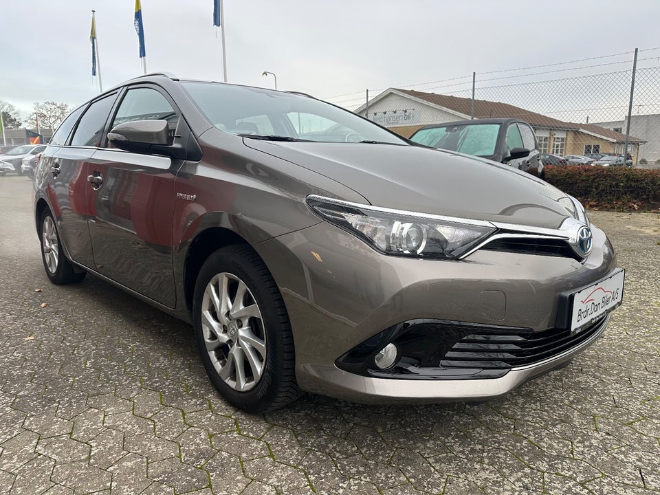 Toyota Auris 1,8 Hybrid H2 Touring Sports CVT 5d