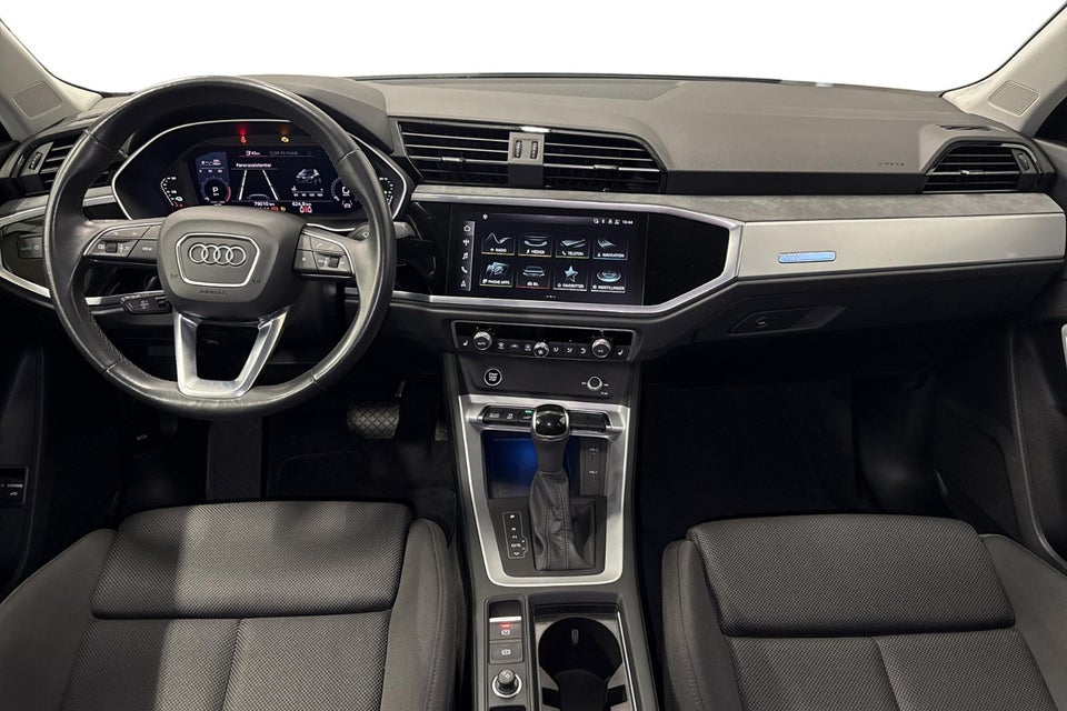 Audi Q3 45 TFSi e Attitude plus S-tr. 5d