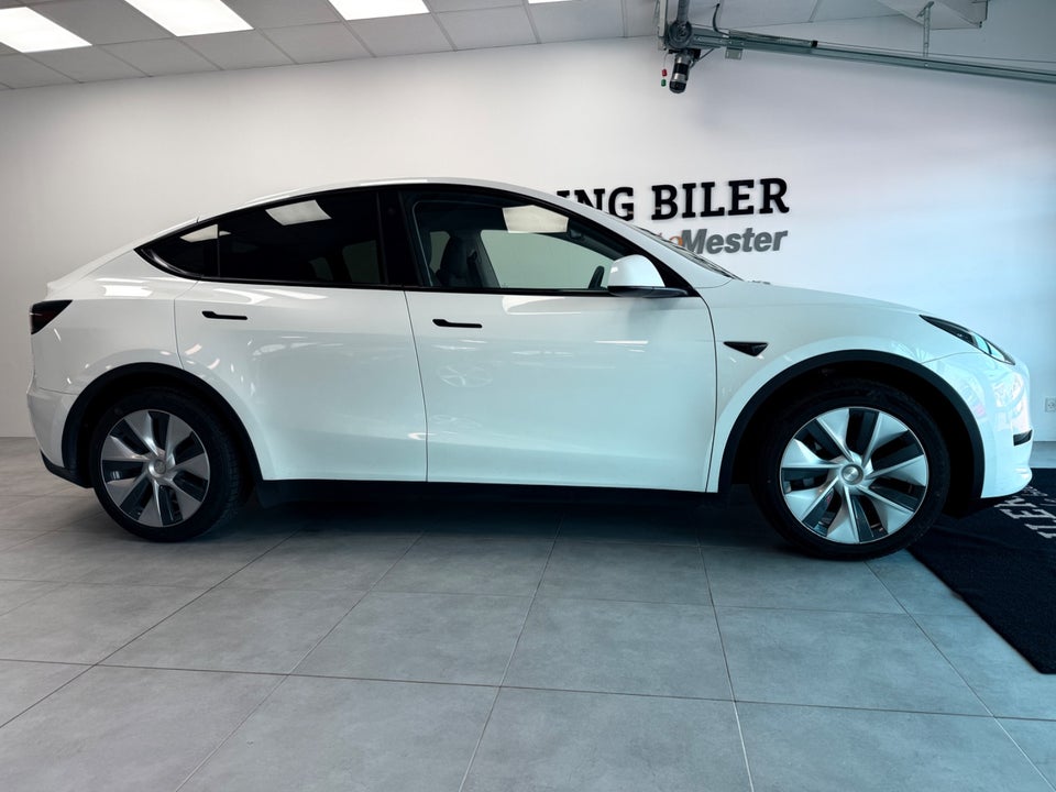 Tesla Model Y RWD 5d