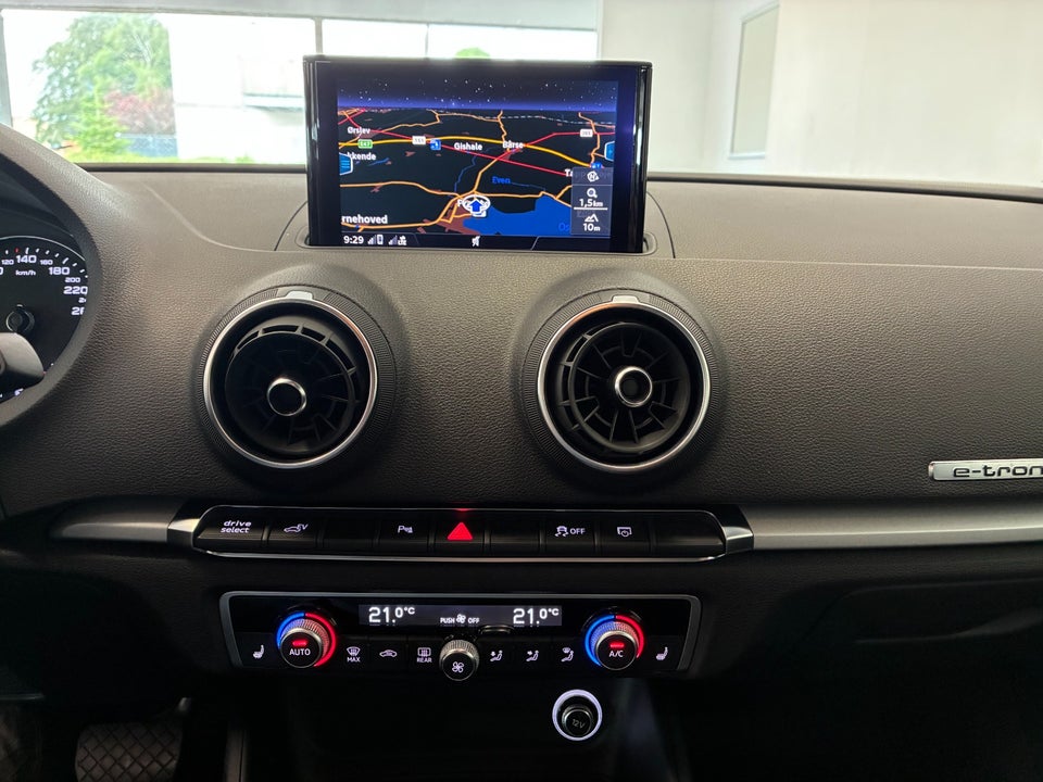Audi A3 1,4 e-tron Sportback S-tr. 5d