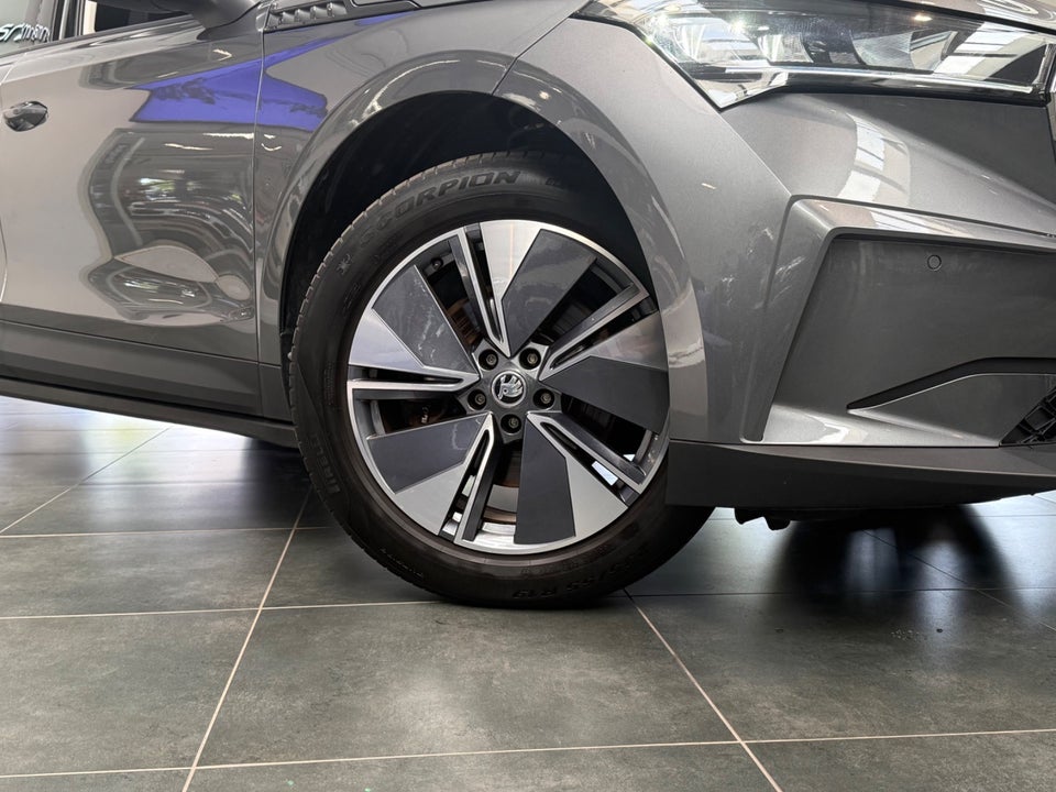 Skoda Enyaq 60 iV Loft 5d