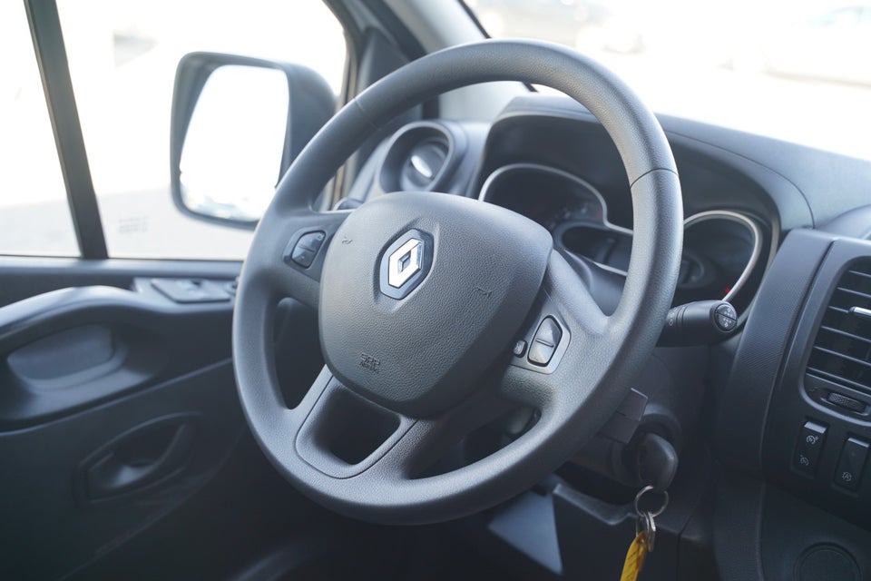 Renault Trafic T29 2,0 dCi 120 L2H1