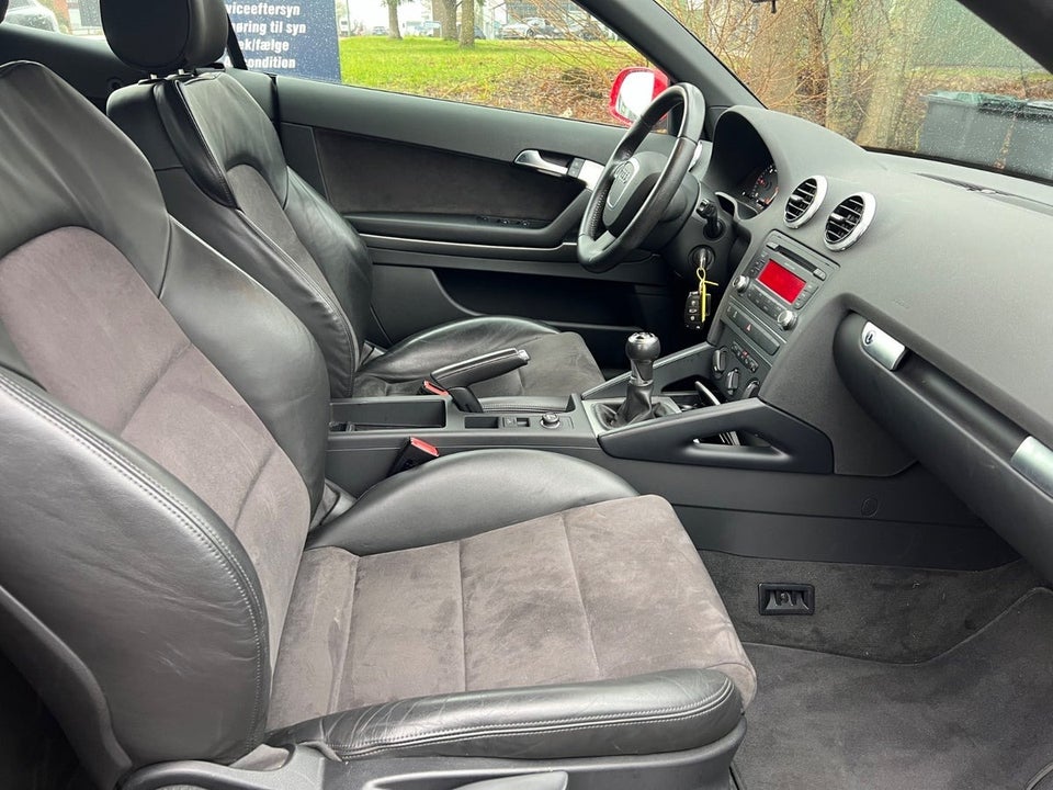 Audi A3 1,6 TDi Attraction Cabriolet 2d