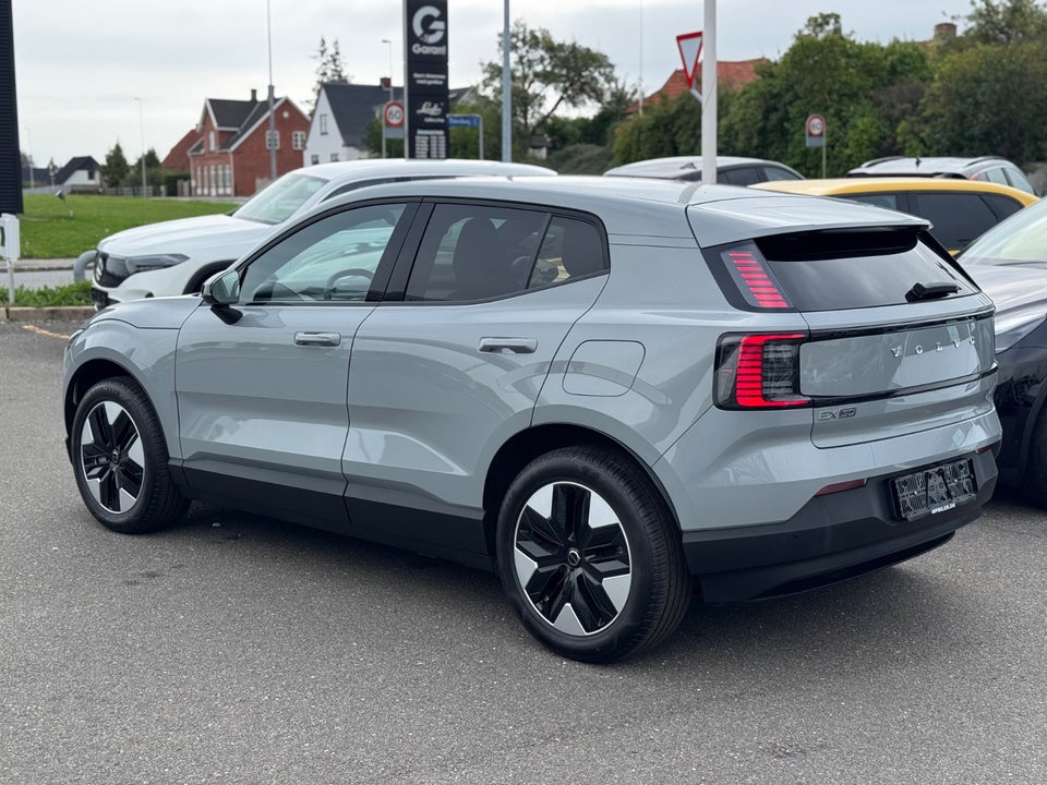 Volvo EX30 Standard Range Plus 5d