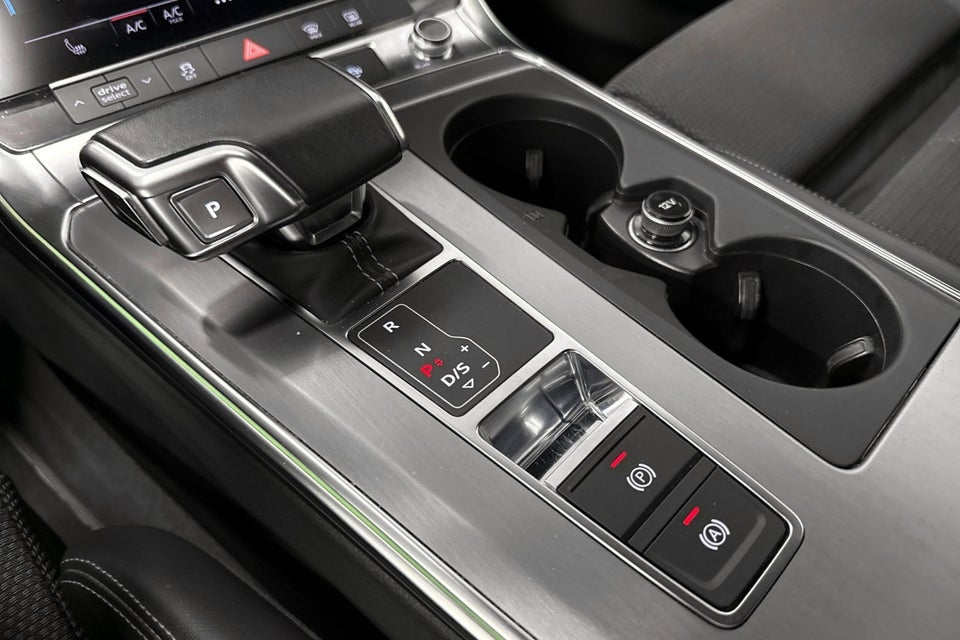 Audi A6 50 TFSi e Sport quattro S-tr. 4d