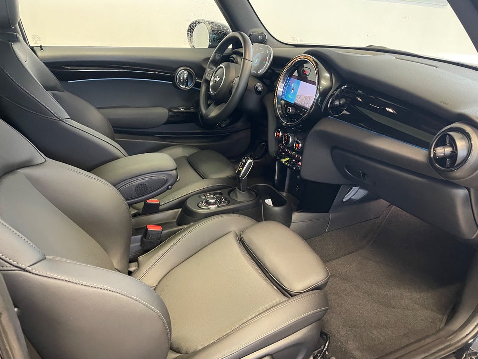 MINI Cooper SE Classic Trim 3d