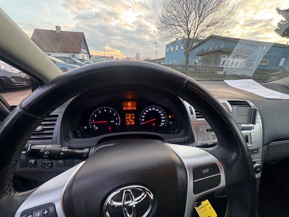 Toyota Avensis 1,6 VVT-i Limited 4d