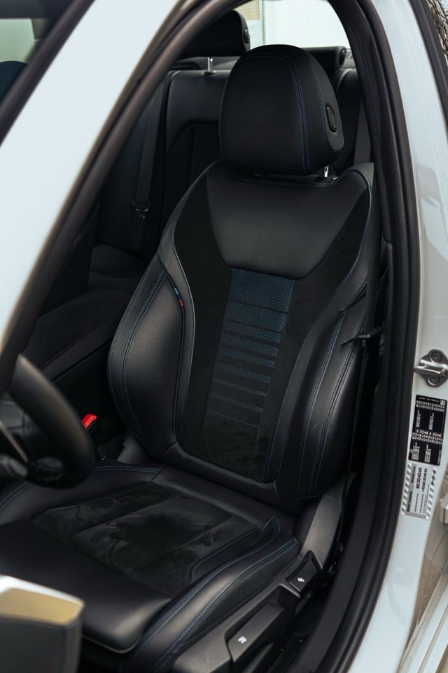 BMW 330i 2,0 M-Sport aut. 4d