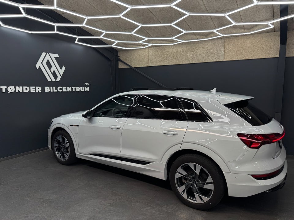 Audi e-tron 55 S-line quattro 5d