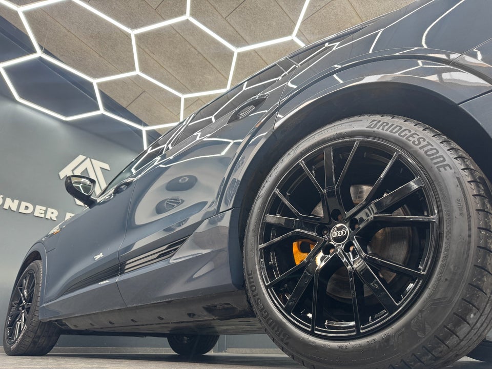 Audi e-tron 55 S-line Sportback quattro 5d