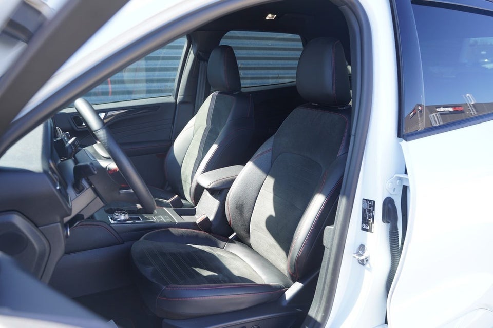 Ford Kuga 2,5 PHEV ST-Line X CVT 5d