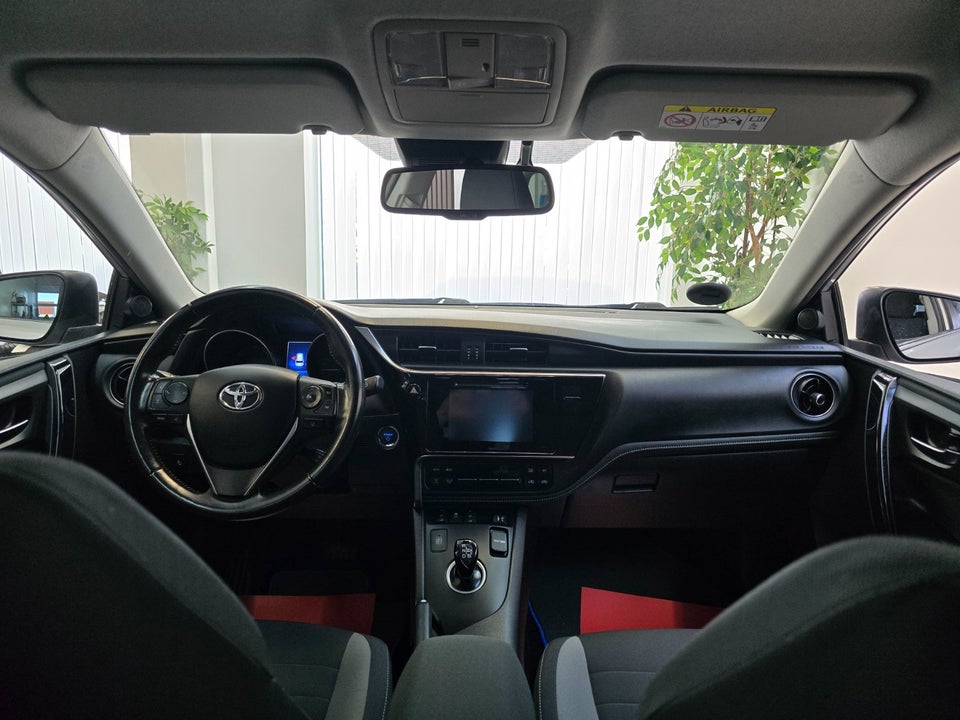 Toyota Auris 1,8 Hybrid H2 Touring Sports CVT 5d