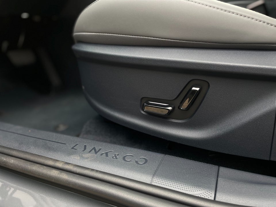 Lynk & Co 02 More 5d