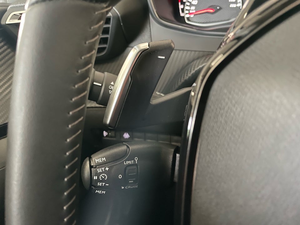Peugeot 2008 1,2 PureTech 130 Active Limited EAT8 5d