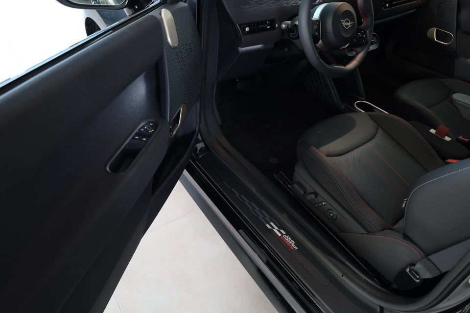 MINI Cooper SE JCW Trim XL 3d