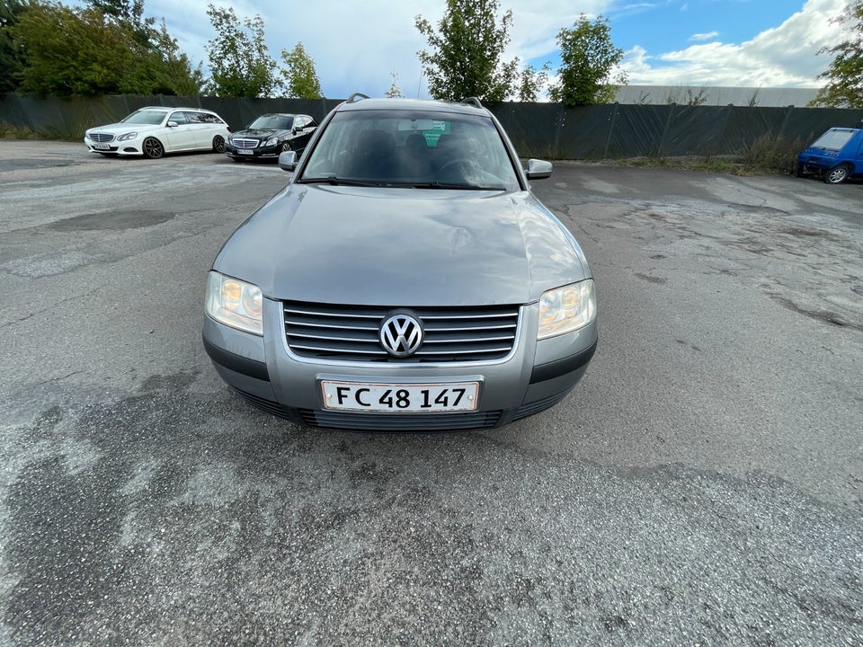 VW Passat 1,6 Variant 5d