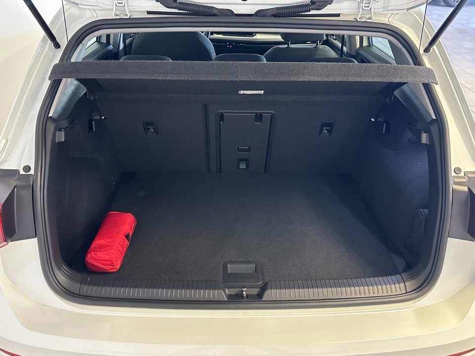 VW Golf VIII 1,5 eTSi 150 Life DSG 5d