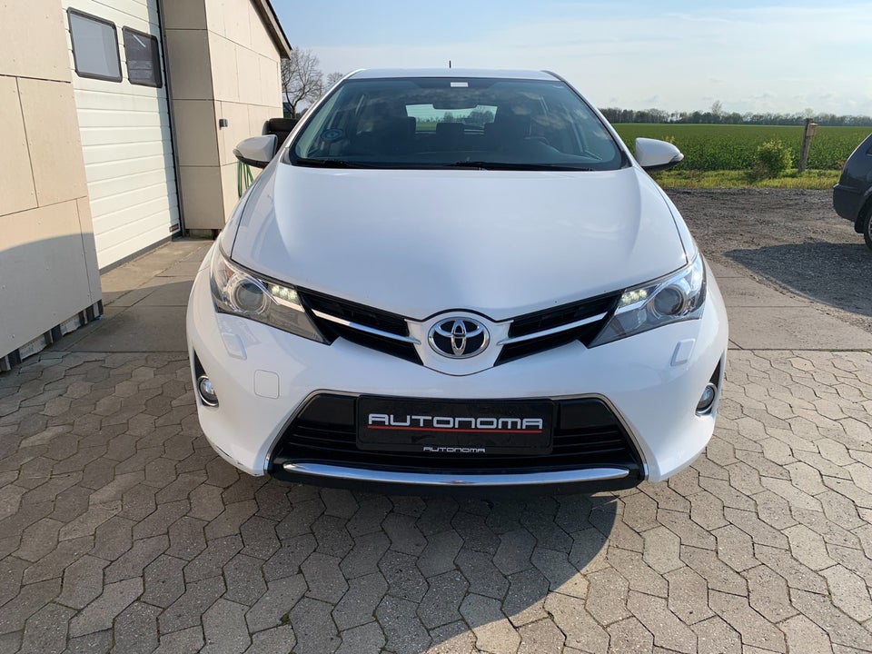 Toyota Auris 1,6 T2+ 5d