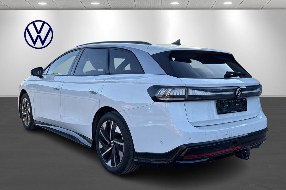 VW ID.7 77 Style+ Tourer 5d