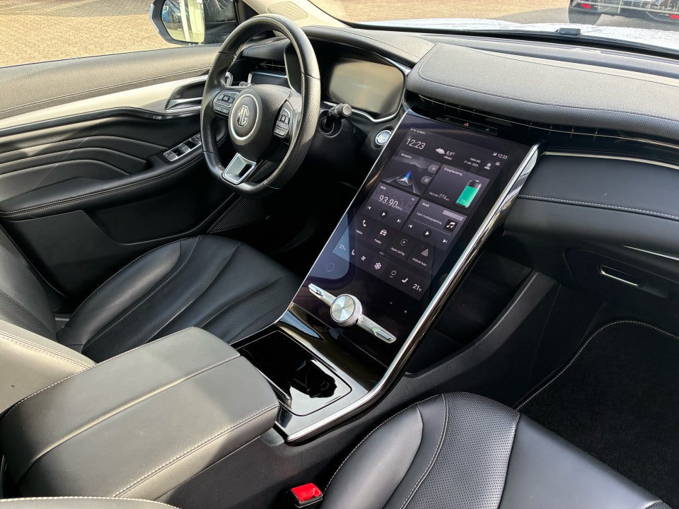 MG Marvel R Luxury 5d