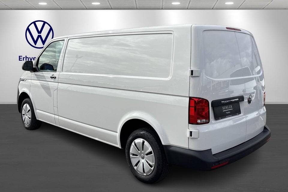 VW Transporter 2,0 TDi 110 Kassevogn lang