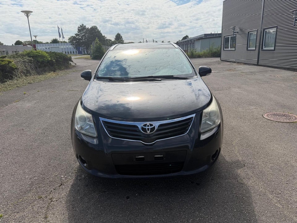 Toyota Avensis 1,8 VVT-i T2 stc. 5d
