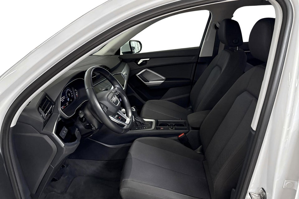 Audi Q3 45 TFSi e Attitude plus S-tr. 5d