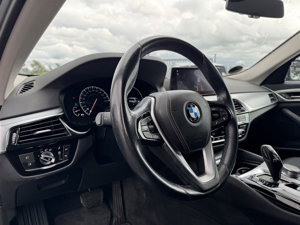 BMW 520d 2,0 Touring Connected aut. 5d