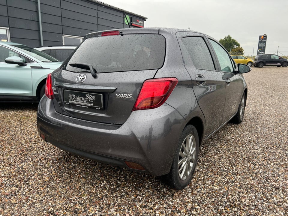 Toyota Yaris 1,0 VVT-i T2 5d