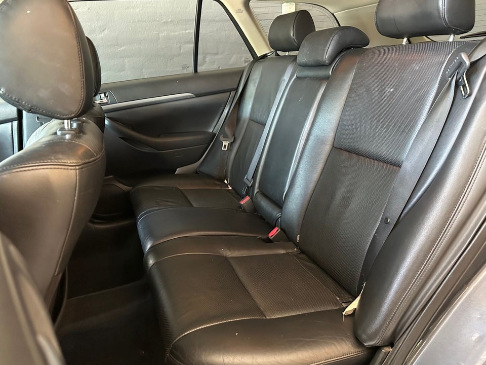 Toyota Avensis 2,2 D-4D 150 Executive stc. 5d