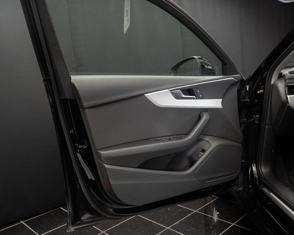 Audi A4 40 TFSi Prestige Avant S-tr. 5d