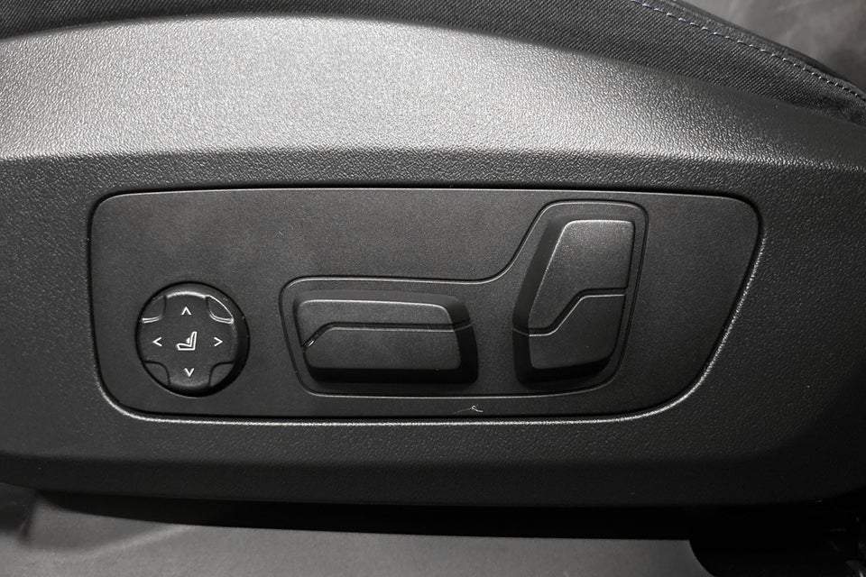 BMW iX1 xDrive30 Fully Charged 5d