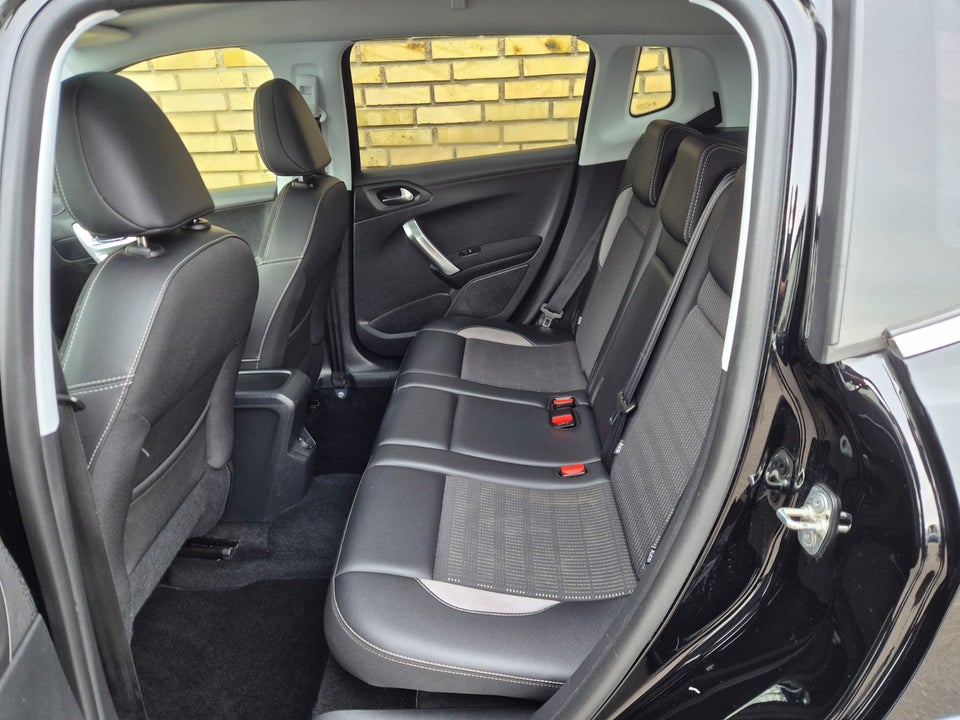 Peugeot 2008 1,5 BlueHDi 100 Allure Sky 5d