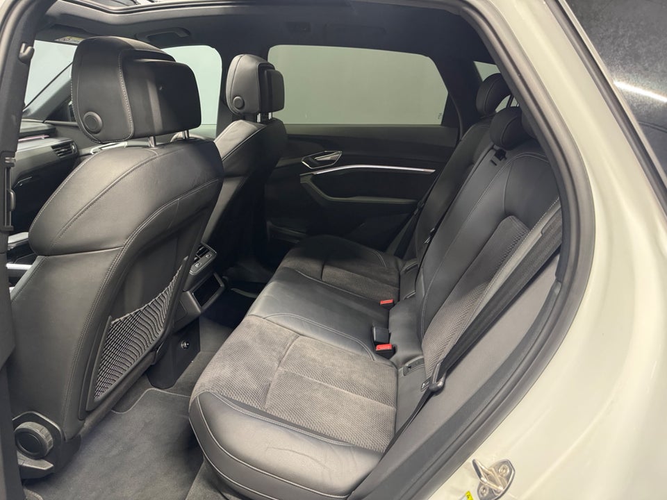 Audi e-tron 55 S-line quattro 5d