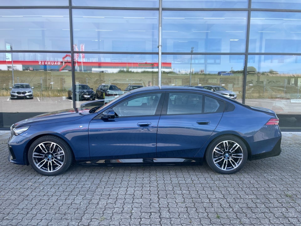 BMW i5 eDrive40 M-Sport 4d