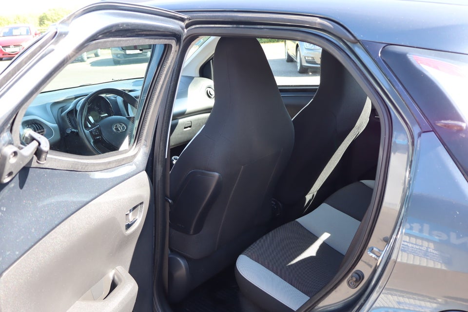 Toyota Aygo 1,0 VVT-i x-clusiv 5d