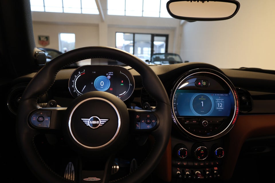 MINI Cooper S 2,0 JC Works Cabriolet aut. 2d