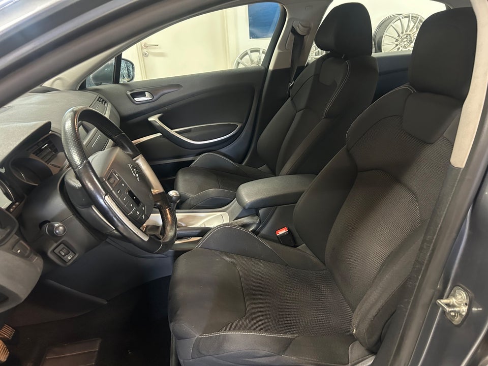 Citroën C5 1,8i 16V Dynamique 4d