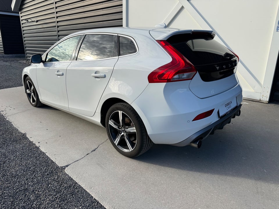 Volvo V40 2,0 T4 190 R-Design 5d