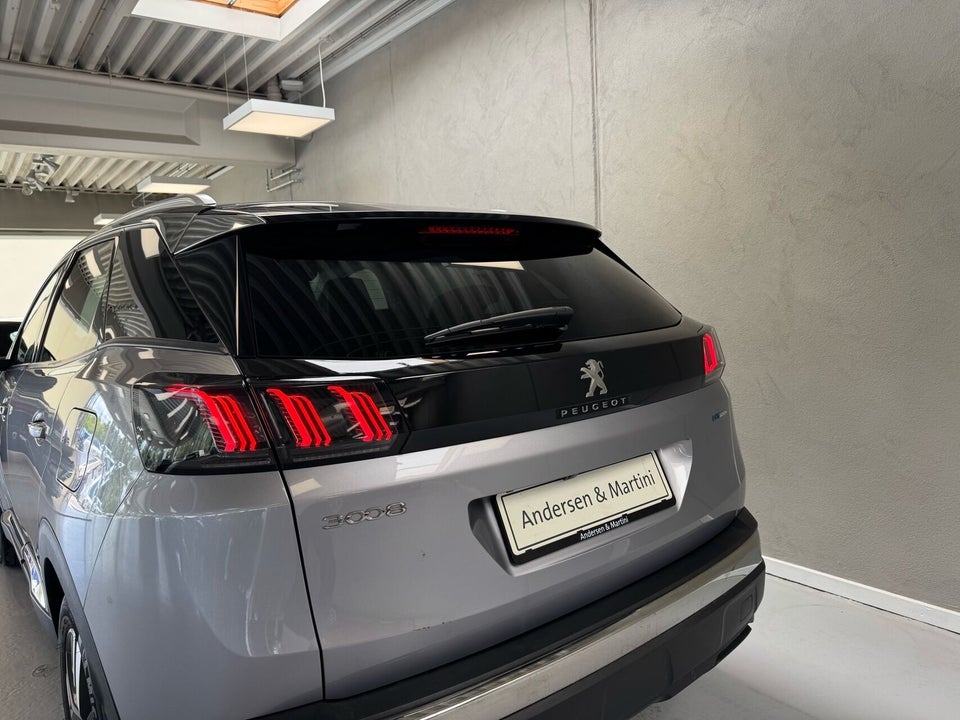Peugeot 3008 1,6 Hybrid First Selection EAT8 5d