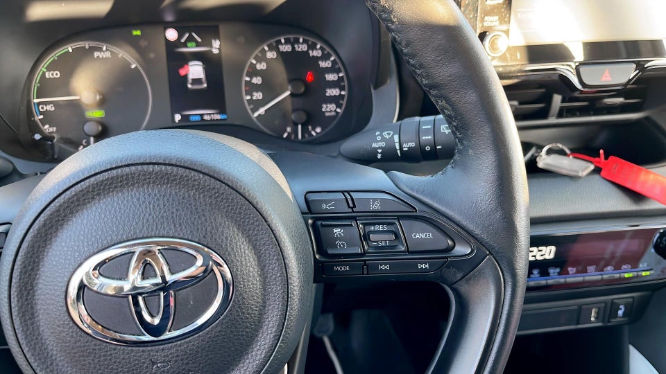 Toyota Yaris 1,5 Hybrid Active Tech e-CVT 5d