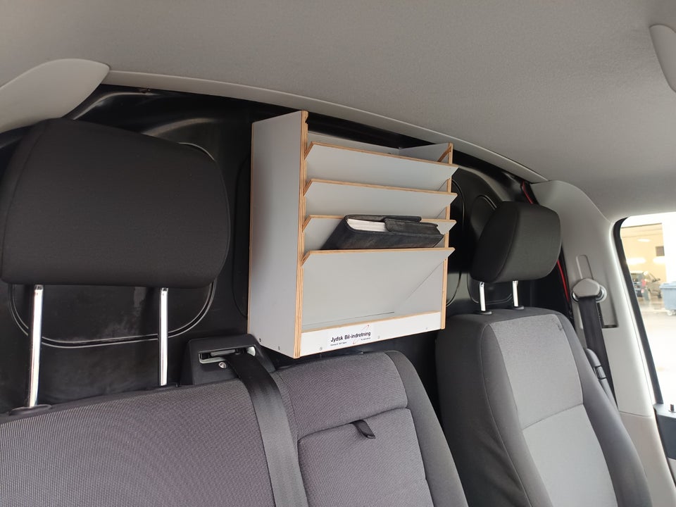 VW Transporter 2,0 TDi 102 Kassevogn lang